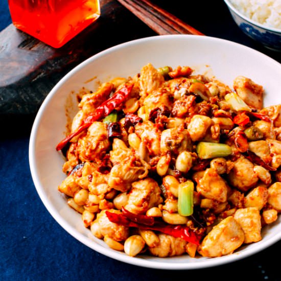 CLASSIC KUNG PAO CHICKEN