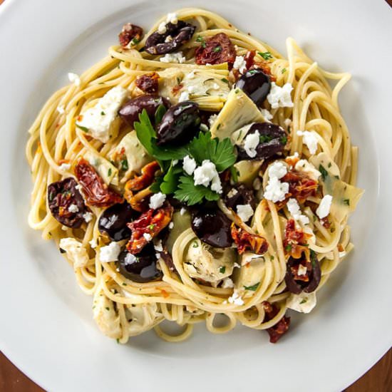 15-Minute Mediterranean Pasta