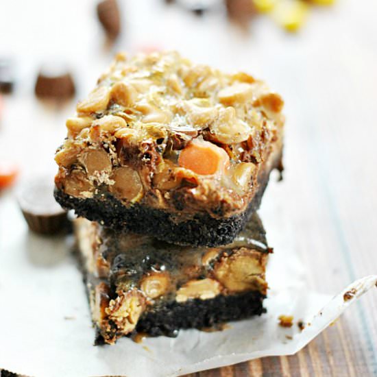 Reese’s Oreo Magic Cookie Bars