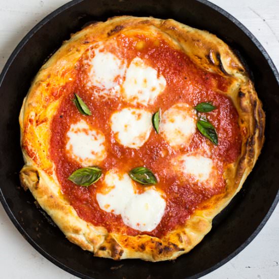 Tomato Leaf Margherita Pizza