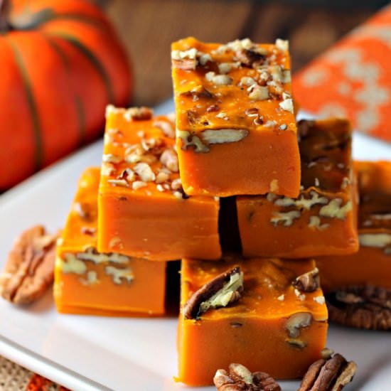 Easy Pumpkin Spice Pecan Fudge