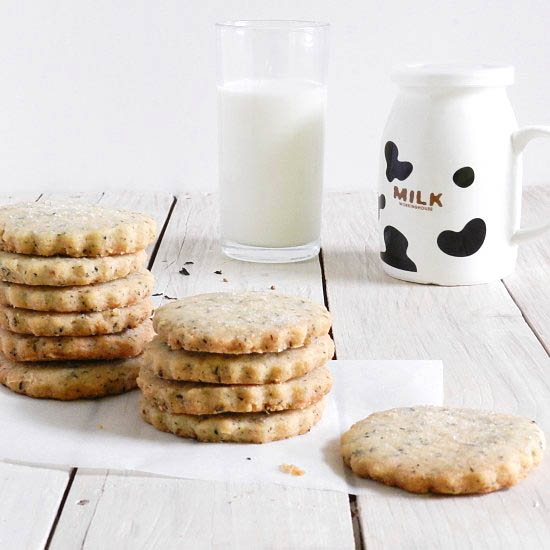 Shortbread Biscuits with Tea