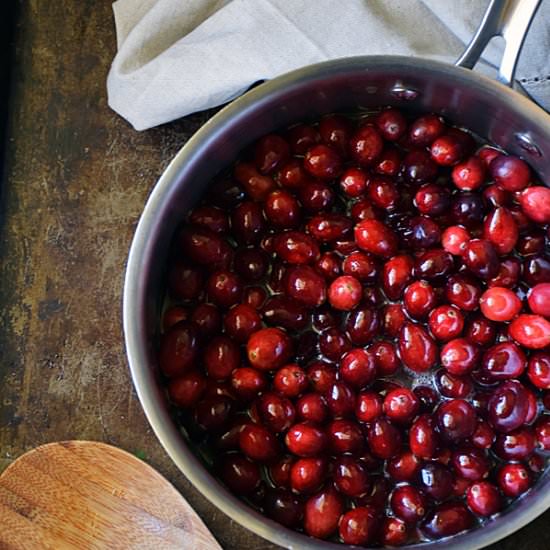 Easy Homemade Cranberry Sauce