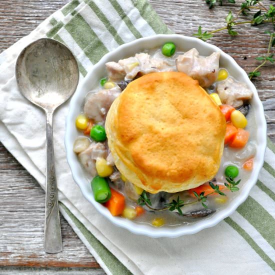 Slow Cooker Chicken and Biscuits