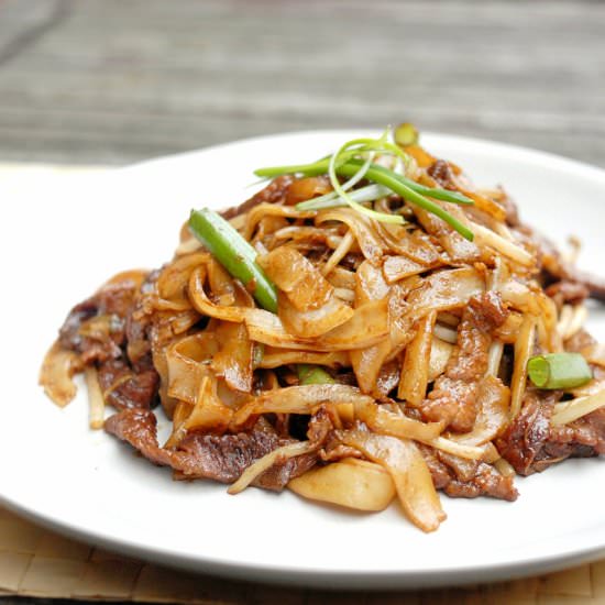 Stir-fried Beef Noodles