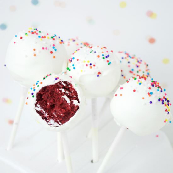 Red Velvet Cake Pops + Tips!