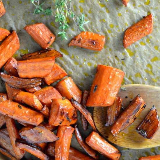 Roasted Carrots w/ Balsamic + Thyme