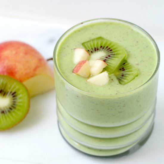 Kiwi and Apple Green Smoothie
