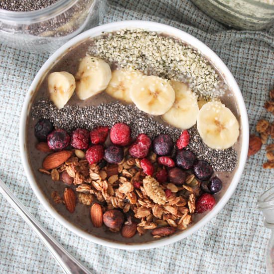 Mixed Berry & Kale Smoothie Bowl