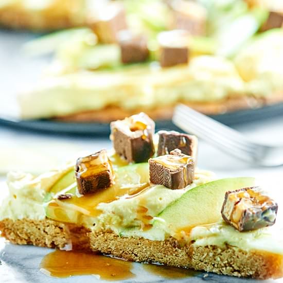 Snickers Caramel Apple Pizza