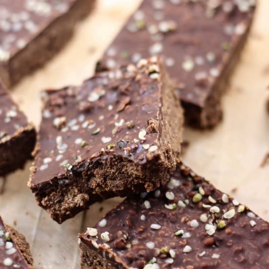 No-Bake Chocolate Chai Protein Bars