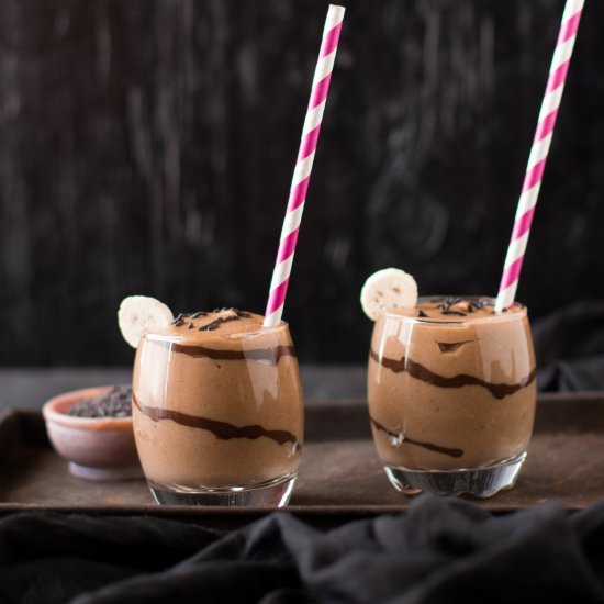 Date Banana Chocolate Smoothie