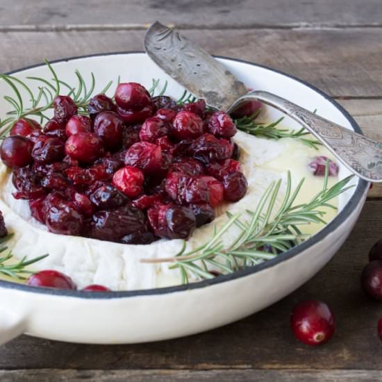 Baked Brie with Cranberries