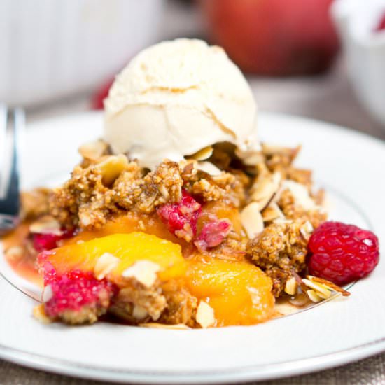 Peach Raspberry Crumble