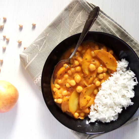 Vegan Apple and Chickpea Curry