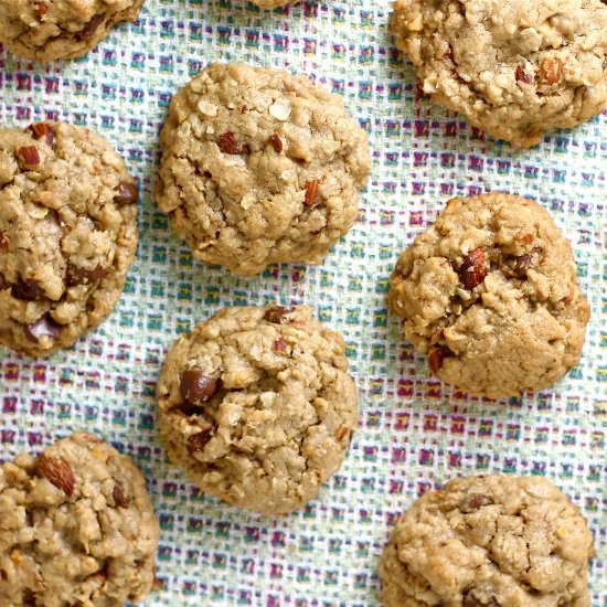 Mango and Almond Oatmeal Cookies
