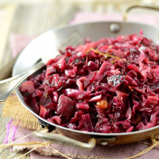 Slow-cooked Red Cabbage with Raisin