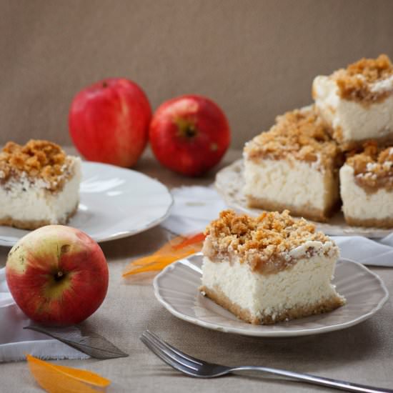 Apple Crumble Cheesecake