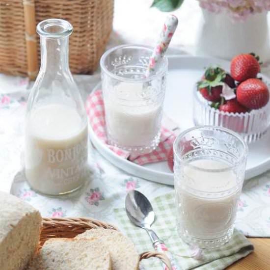 Homemade Sweet Rice Milk