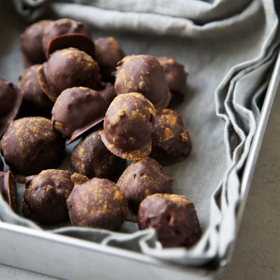 Pumpkin Spice Chocolate Truffles
