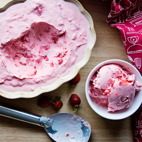 Fresh Strawberry Ice Cream