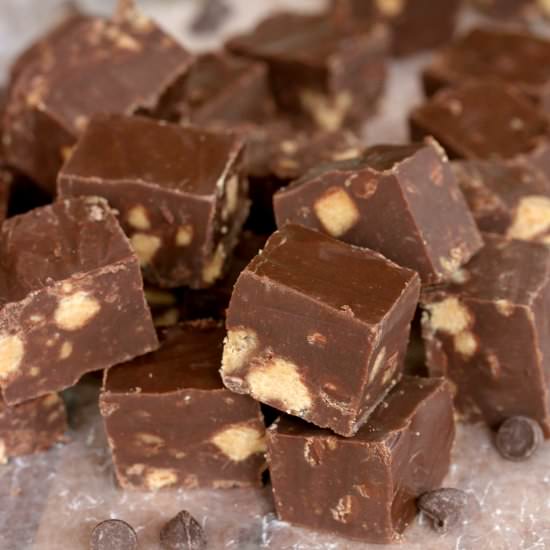 Easy Chocolate PB Cup Fudge