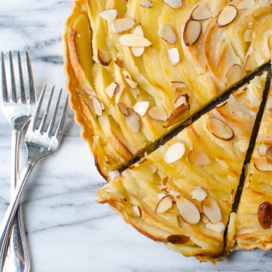 apple frangipane tart