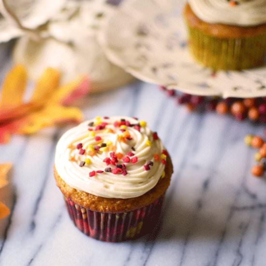 Pumpkin Cupcakes & Caramel Frosting
