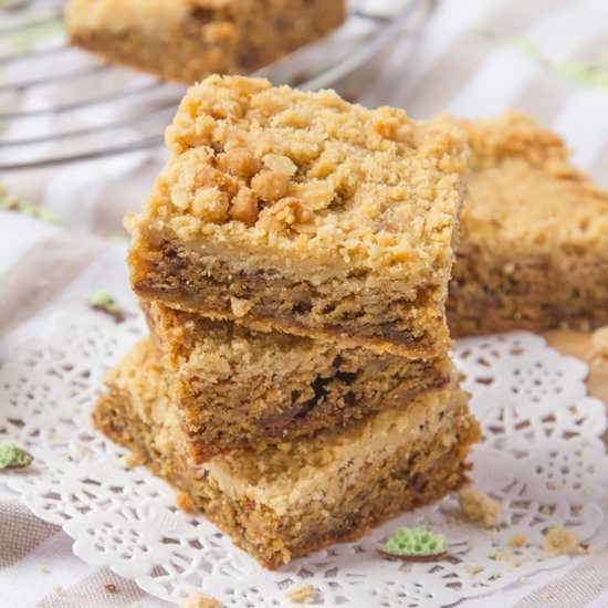 Mint Chocolate Streusel Cookie Bars