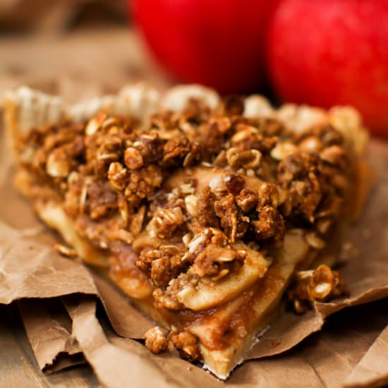 Caramel Apple Crumble Pie