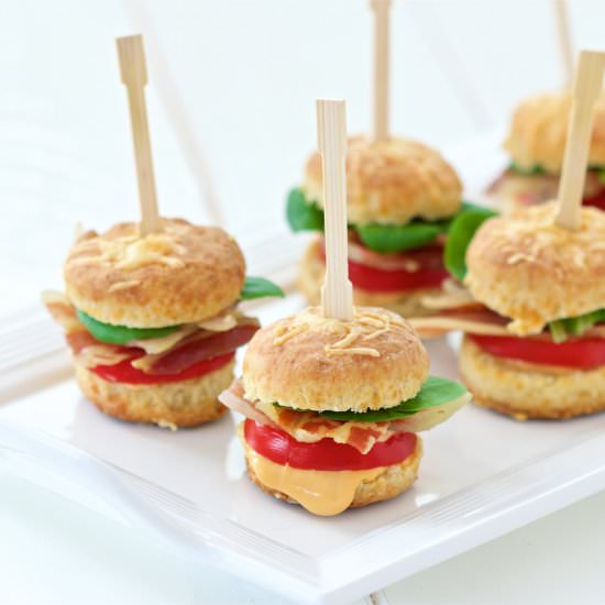 Mini cracker bacon hamburgers