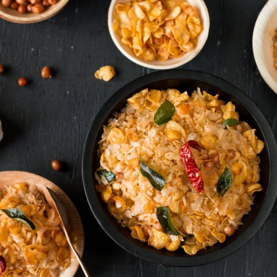 Beaten rice and cornflakes trailmix