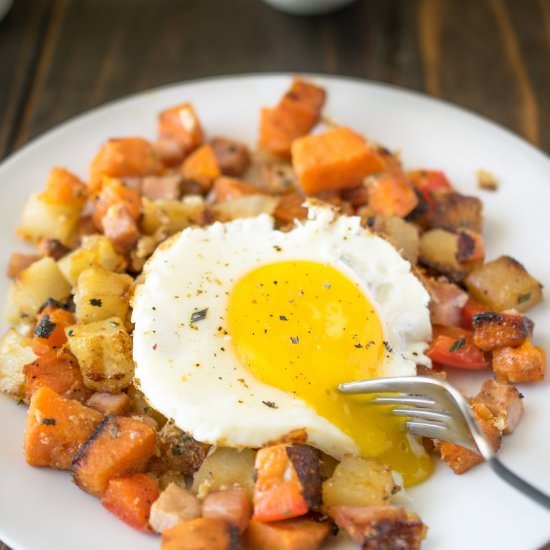 Baked breakfast potatoes & eggs