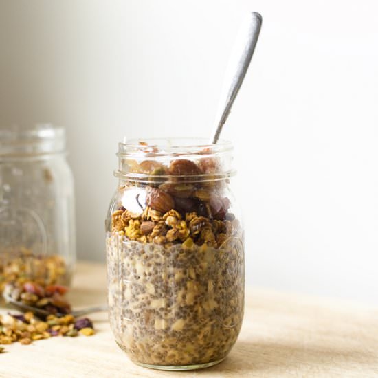 Overnight Oats with Pumpkin Granola