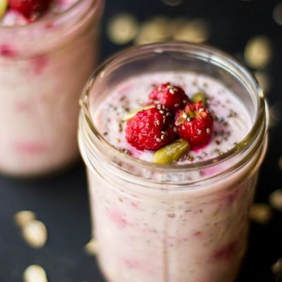 Raspberry Chia Overnight Oats