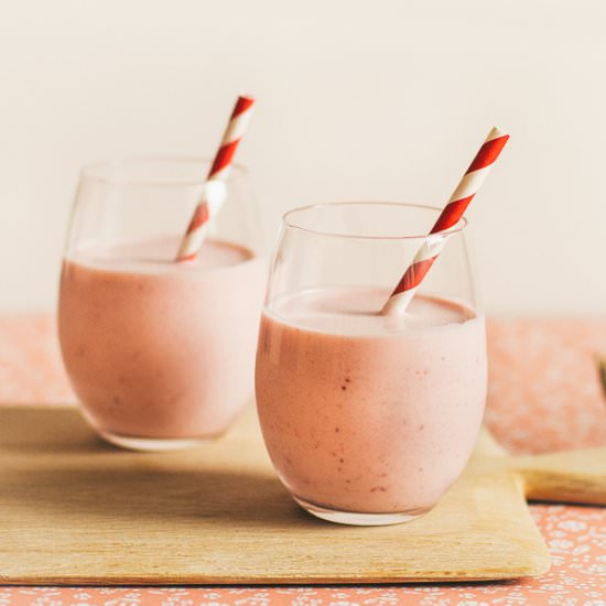 White Chocolate Strawberry Smoothie