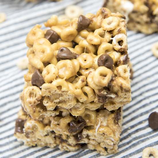 Fluffernutter Cheerio Bars