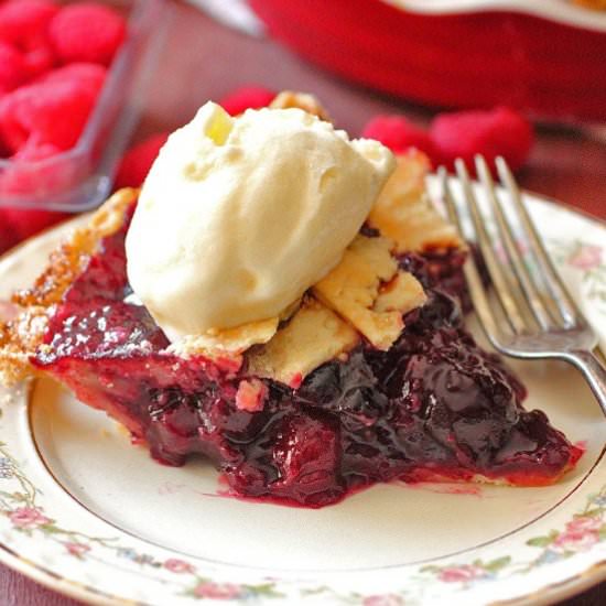 Mixed Berry Lattice Pie