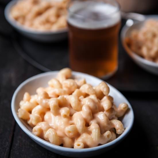 Sriracha Beer Mac N Cheese