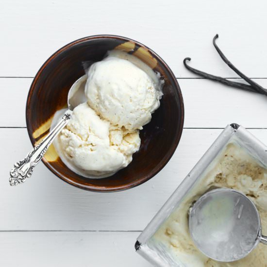 No-Churn Vanilla Keto Ice-Cream