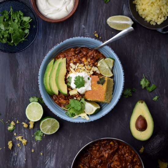 Tex-Mex Chicken Chili & Cornbread