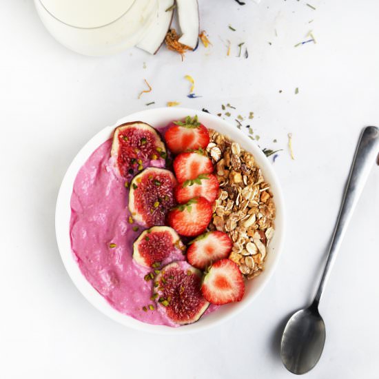 Vibrant Pink Smoothie Bowl