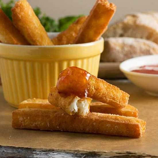 Crispy halloumi fries