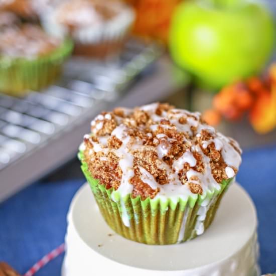 Apple Crumb Cakes