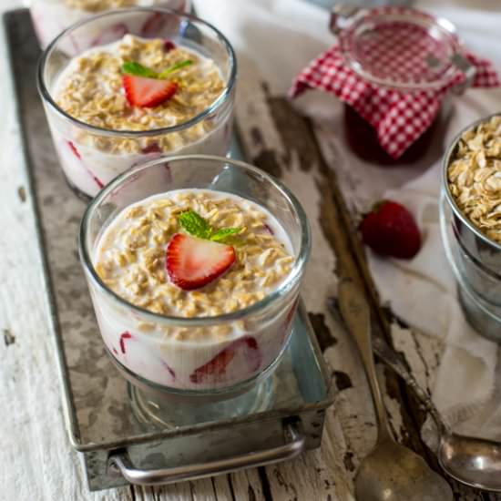 Strawberry Cheesecake Overnight Oats