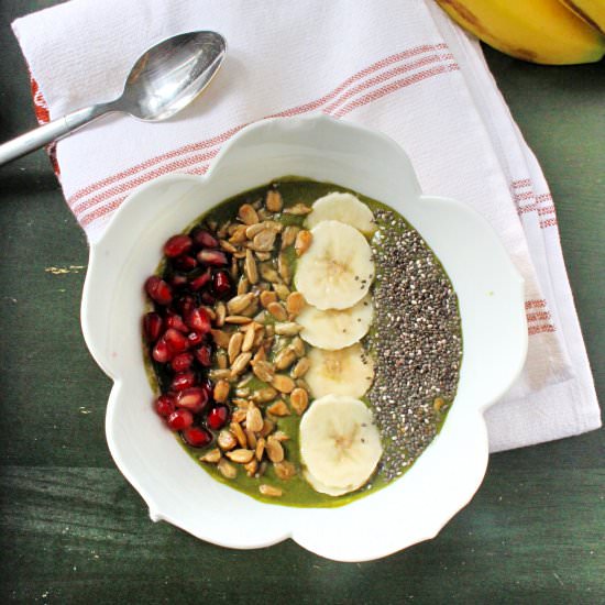 Green Cocoa Smoothie Bowl