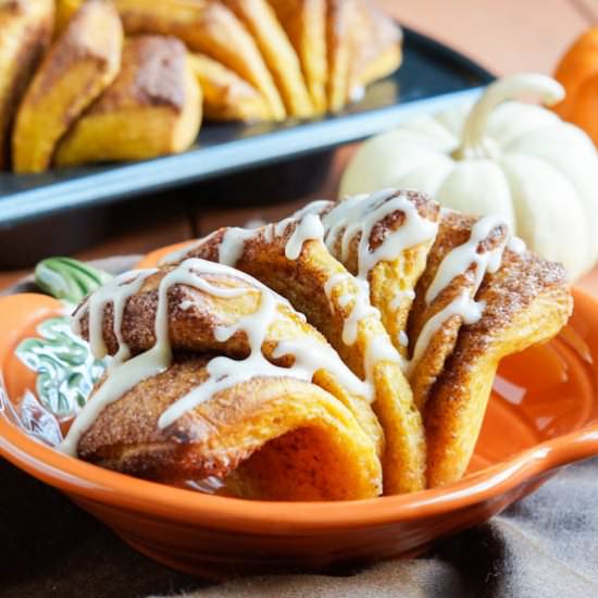 Pumpkin Fantail Cinnamon Rolls