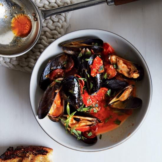 Mussels with Tomato and Chorizo