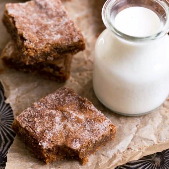 Cinnamon Roll Bars