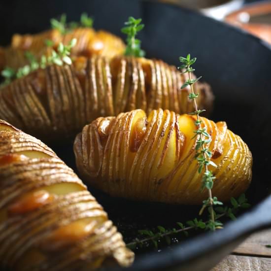 Hasselback Potatoes w Garlic Confit